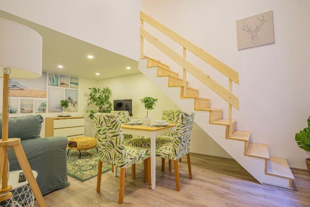 Cosy Flat In Akacfa Str., Aya Apartment Budapest Ngoại thất bức ảnh