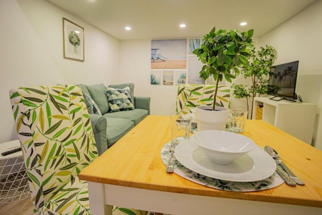 Cosy Flat In Akacfa Str., Aya Apartment Budapest Ngoại thất bức ảnh